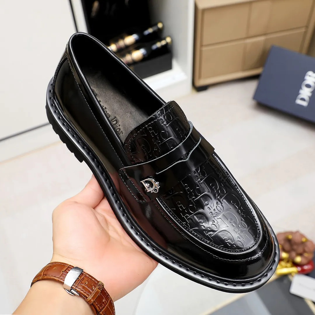 Men's shoes 💰520🕷️🕷️[Dior] Dior's new casual men's shoes are launched in Hong Kong counters. Official website 1:1 production. Italian woven cowhide + water-dyed 🐂 leather lining. Designed by European and American masters. Perfect shape to create counter quality, solid color rubber wear-resistant outsole and classic dazzling toe! Super versatile and very comfortable. High-end without losing taste, fashionable and novel! ! Absolute focus! 8 colors available! Code number 38-45……